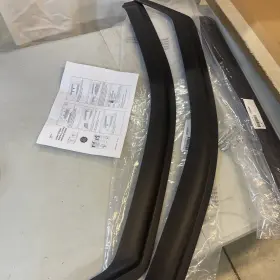 19419221 Chevrolet Oem Rain Guards Vent Visors Shade For 20-24 Chevy Silverado Crew Cab 2500/3500