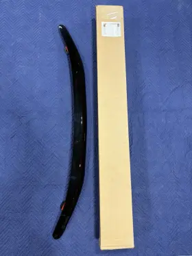12491149 Gm Accessories Oem 2002-09 Chevrolet Trailblazer Hood Deflector Bug Shield 12491149 Gm Accessories Oem 2002-09 Chevrolet Trailblazer Hood Deflector Bug Shield