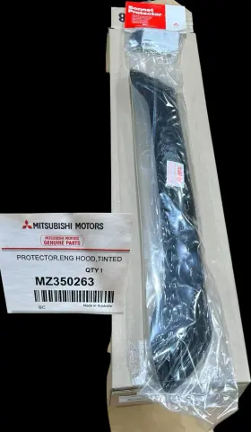 Mz350263 Mitsubishi Genuine Tinted Hood Bug Deflector 2011-2015 Outlander New