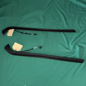 Pt00015809e Rivian Pt00015809 New Oem 2022-24 R1s Front Lh And Rh Frunk Hood Trim Drip Seal