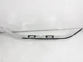 76801-06611 Toyota Camry 2015-2017 Trunk License Chrome Molding Broken Tab