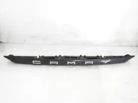 76801-06e10-b0 Toyota 2018-2023 Camry Decklid Finsiher Moulding