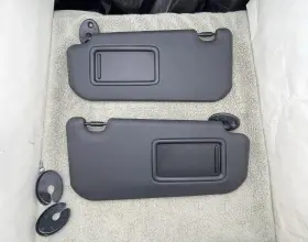 Tw23281010 Toyota 18-22 C-hr Sun Visors Pair Lh Rh Driver Passenger-not Illuminated Black